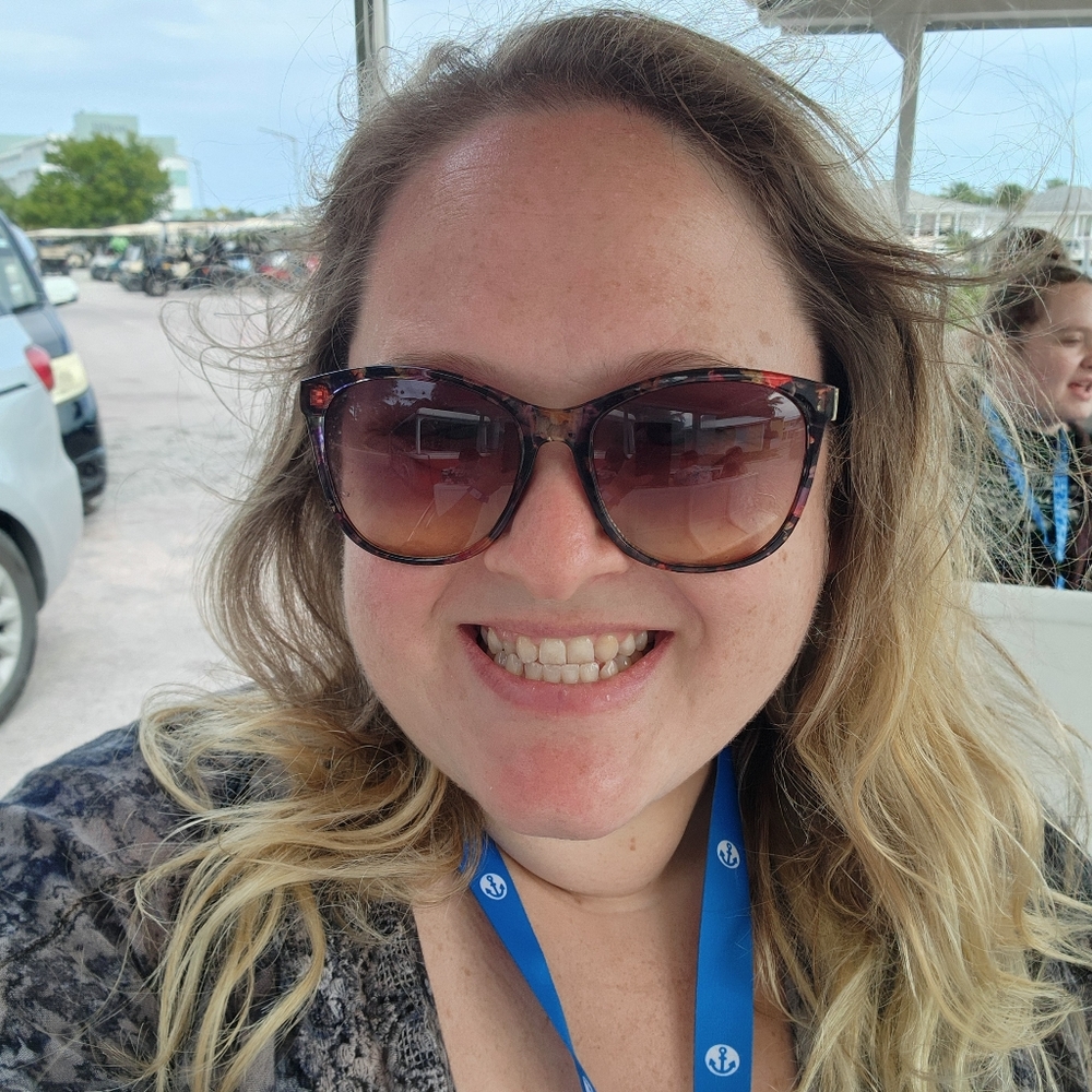 Meet your Posher, Saralyn